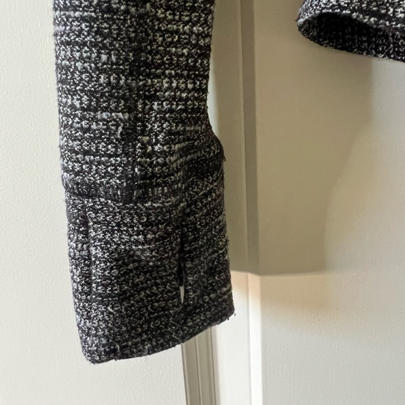 Lululemon Black & White Forme Jacket Size 4 CA 35801 RN 106259 Full Zip - Picture 5 of 6